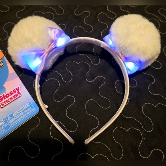 LOL Surprise Bundle. Stickers, lip gloss, slap bracelets, folders, coin purse - Picture 6 of 10